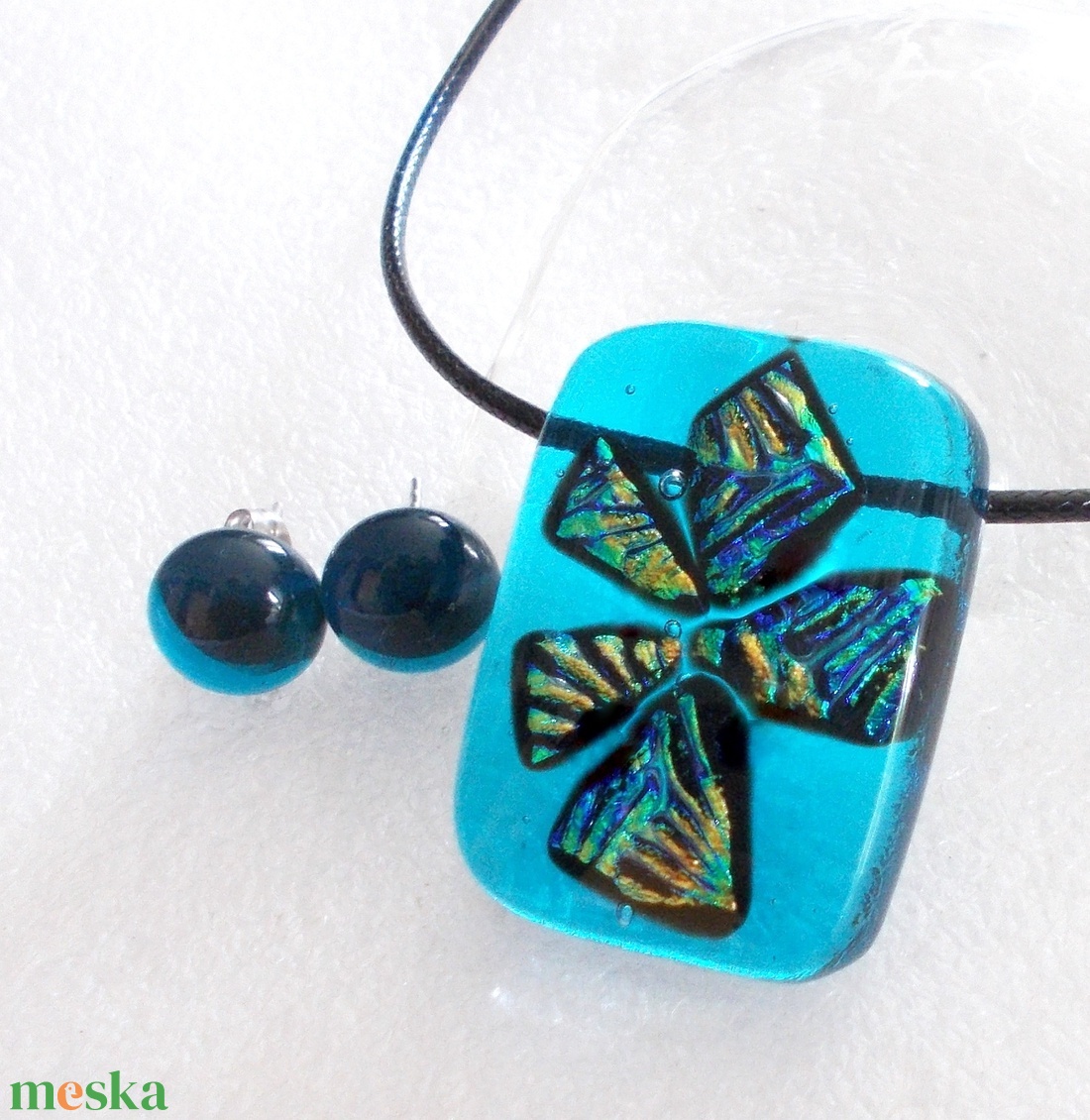 AKCIÓ! Tenger rózsája dichroic ékszerszett. - ékszer - ékszerszett - Meska.hu AKCIÓ! Tenger rózsája dichroic ékszerszett. - ékszer - ékszerszett - Meska.hu
