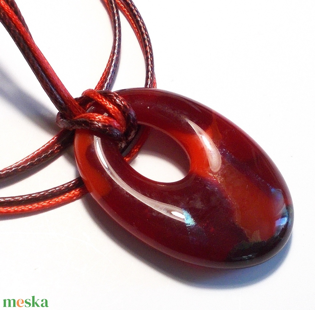 Bordó-piros árnyalatok, fémmentes trendi medál. - ékszer - nyaklánc - medálos nyaklánc - Meska.hu