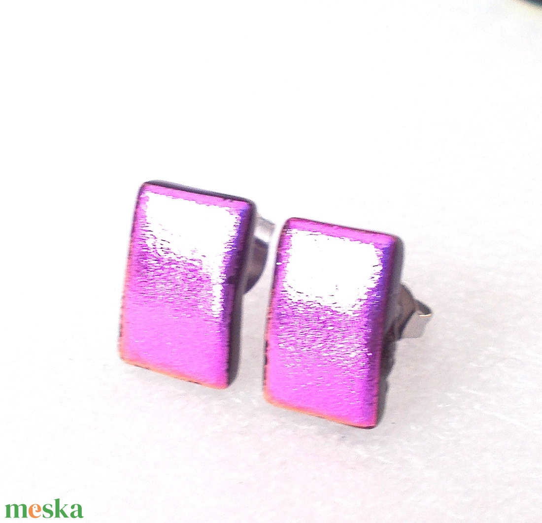 Orvosi fém! Arany-magenta dichroic trendi stiftes  fülbevaló, ajándék  névnapra, születésnapra. - ékszer - fülbevaló - pötty fülbevaló - Meska.hu