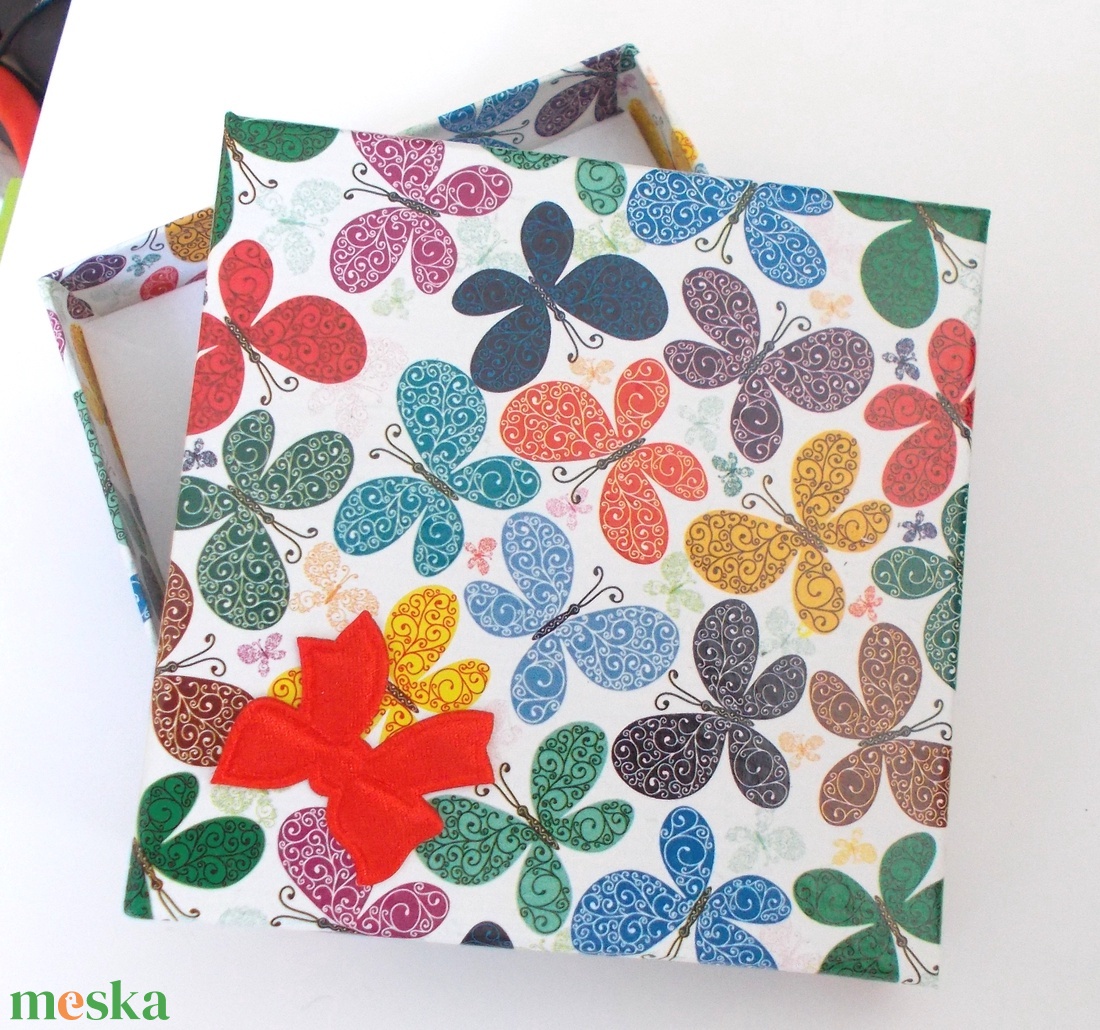 NEMESACÉL! Színek fúziója fehéren ékszerszett, ajándék névnapra születésnapra. - ékszer - ékszerszett - Meska.hu