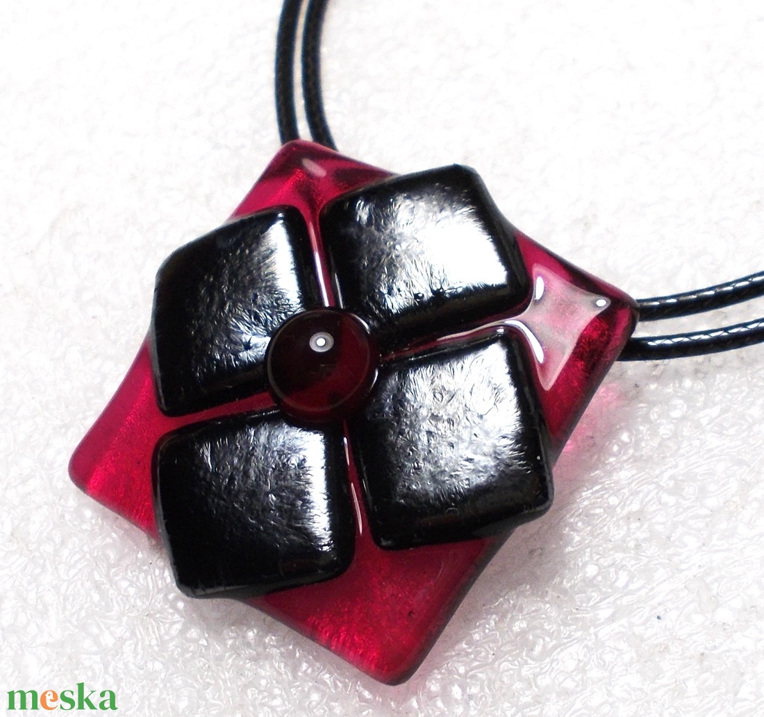 Metálfukszia nyaklánc, ajándék karácsonyra, névnapra születésnapra. - ékszer - nyaklánc - medál - Meska.hu