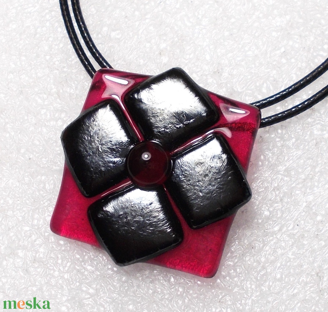 Metálfukszia nyaklánc, ajándék karácsonyra, névnapra születésnapra. - ékszer - nyaklánc - medál - Meska.hu