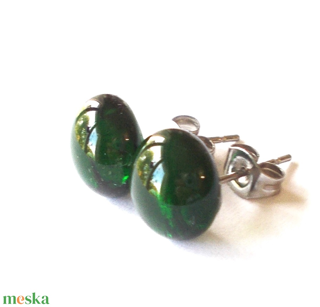 AKCIÓ! Smaragd stiftes üveg fülbevaló  , ajándék  névnapra, születésnapra. - ékszer - fülbevaló - pötty fülbevaló - Meska.hu