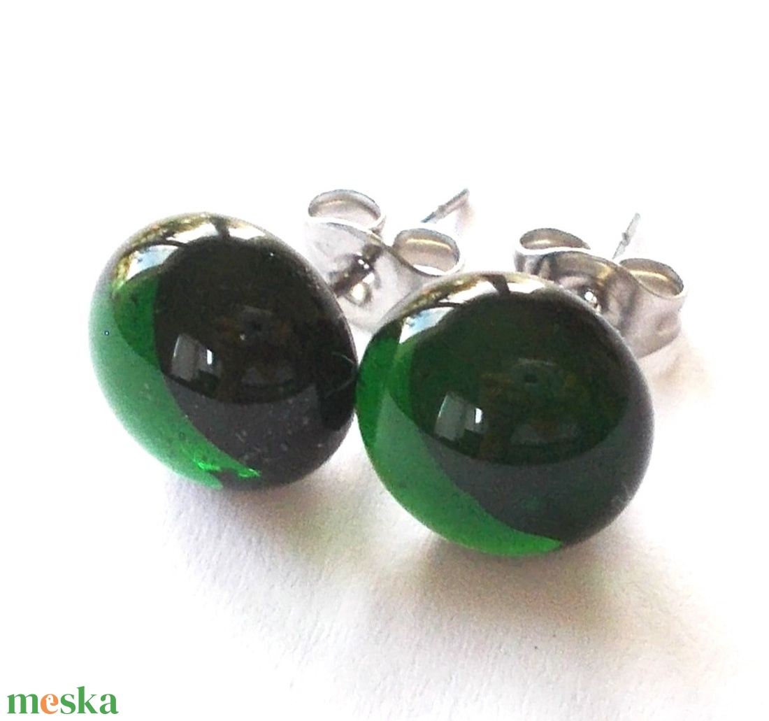 AKCIÓ! Smaragd stiftes üveg fülbevaló  , ajándék  névnapra, születésnapra. - ékszer - fülbevaló - pötty fülbevaló - Meska.hu