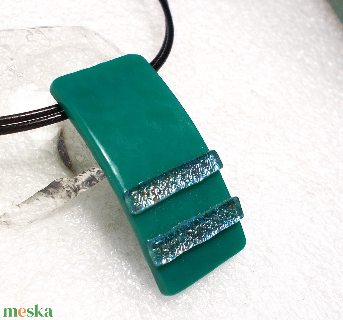  NEMESACÉL!  Türkiz fények karkötő, névnapra, születésnapra. - ékszer - karkötő - karkötő medállal - Meska.hu