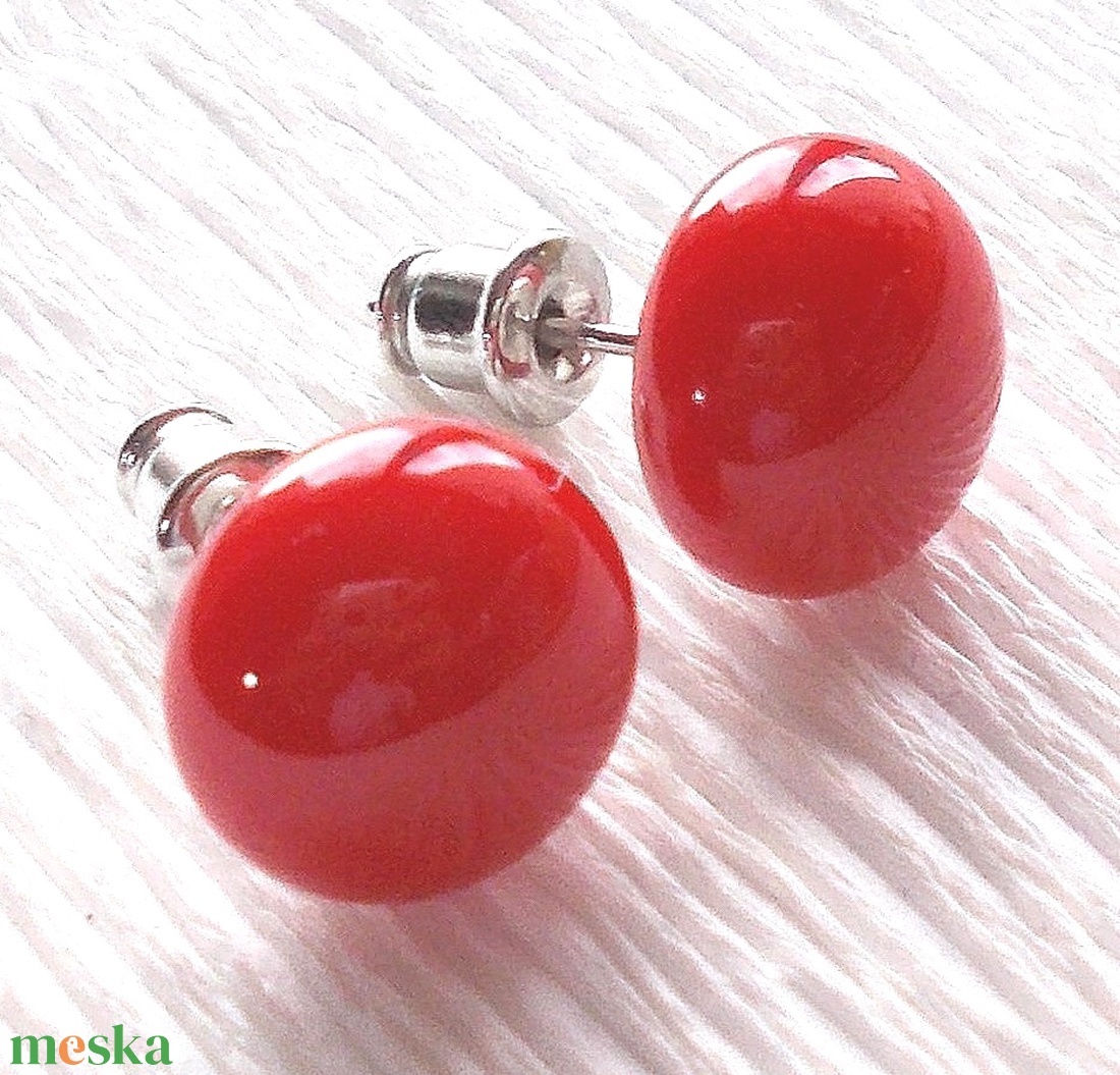  AKCIÓ! Elegáns piros karkötő, ajándék nőnek, névnapra, születésnapra. - ékszer - karkötő - karkötő medállal - Meska.hu