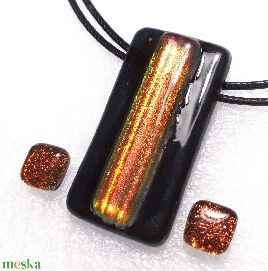 Vörös-arany csíkos dichroic ékszer szett, ajándék nőknek, névnapra, születésnapra. - ékszer - ékszerszett - Meska.hu Vörös-arany csíkos dichroic ékszer szett, ajándék nőknek, névnapra, születésnapra. - ékszer - ékszerszett - Meska.hu