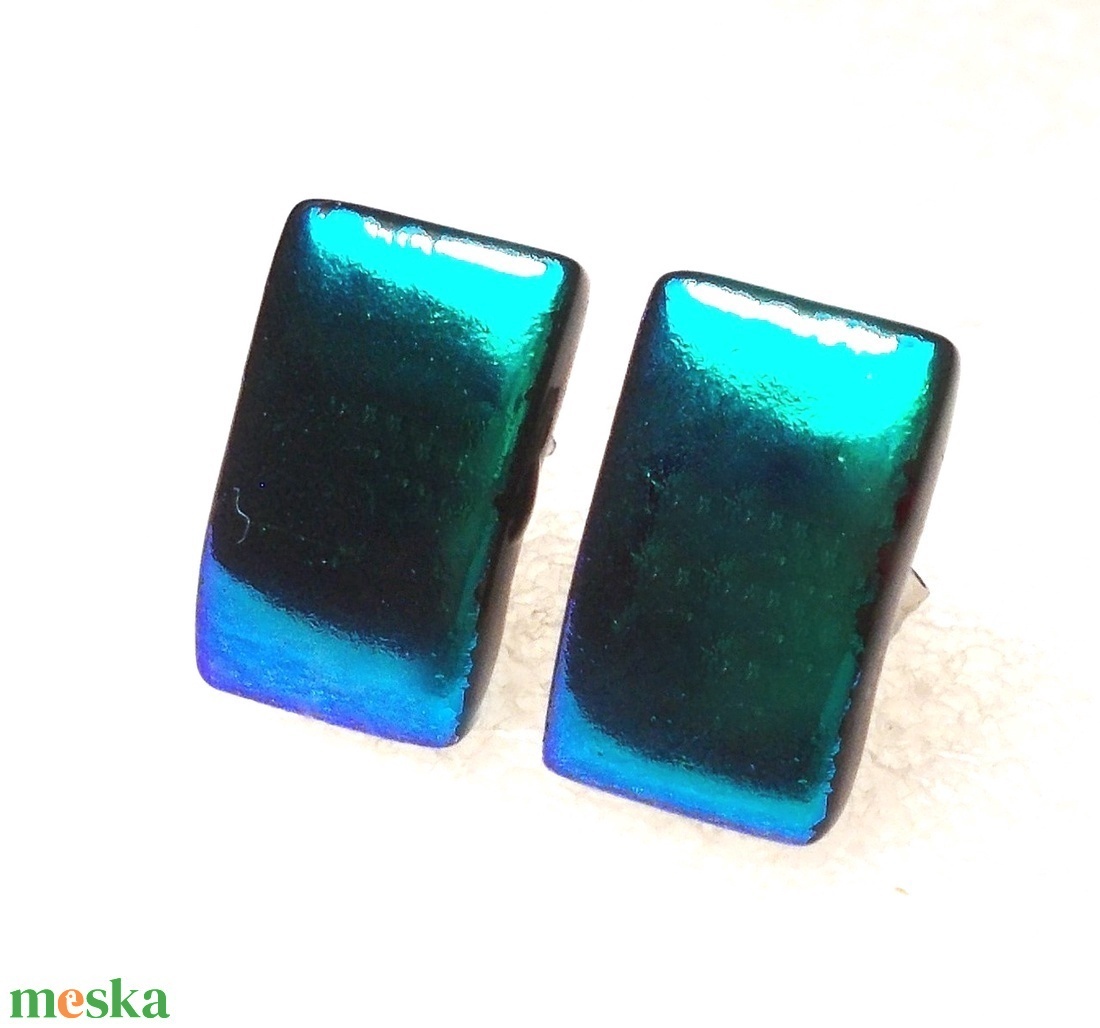 Orvosi fém! Kék-zöld dichroic trendi stiftes fülbevaló, ajándék névnapra, születésnapra. - ékszer - fülbevaló - pötty fülbevaló - Meska.hu Orvosi fém! Kék-zöld dichroic trendi stiftes fülbevaló, ajándék névnapra, születésnapra. - ékszer - fülbevaló - pötty fülbevaló - Meska.hu