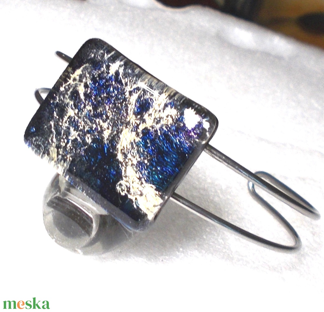   NEMESACÉL! Aranyló mélykék karkötő, ballagásra, névnapra, születésnapra. - ékszer - karkötő - karkötő medállal - Meska.hu