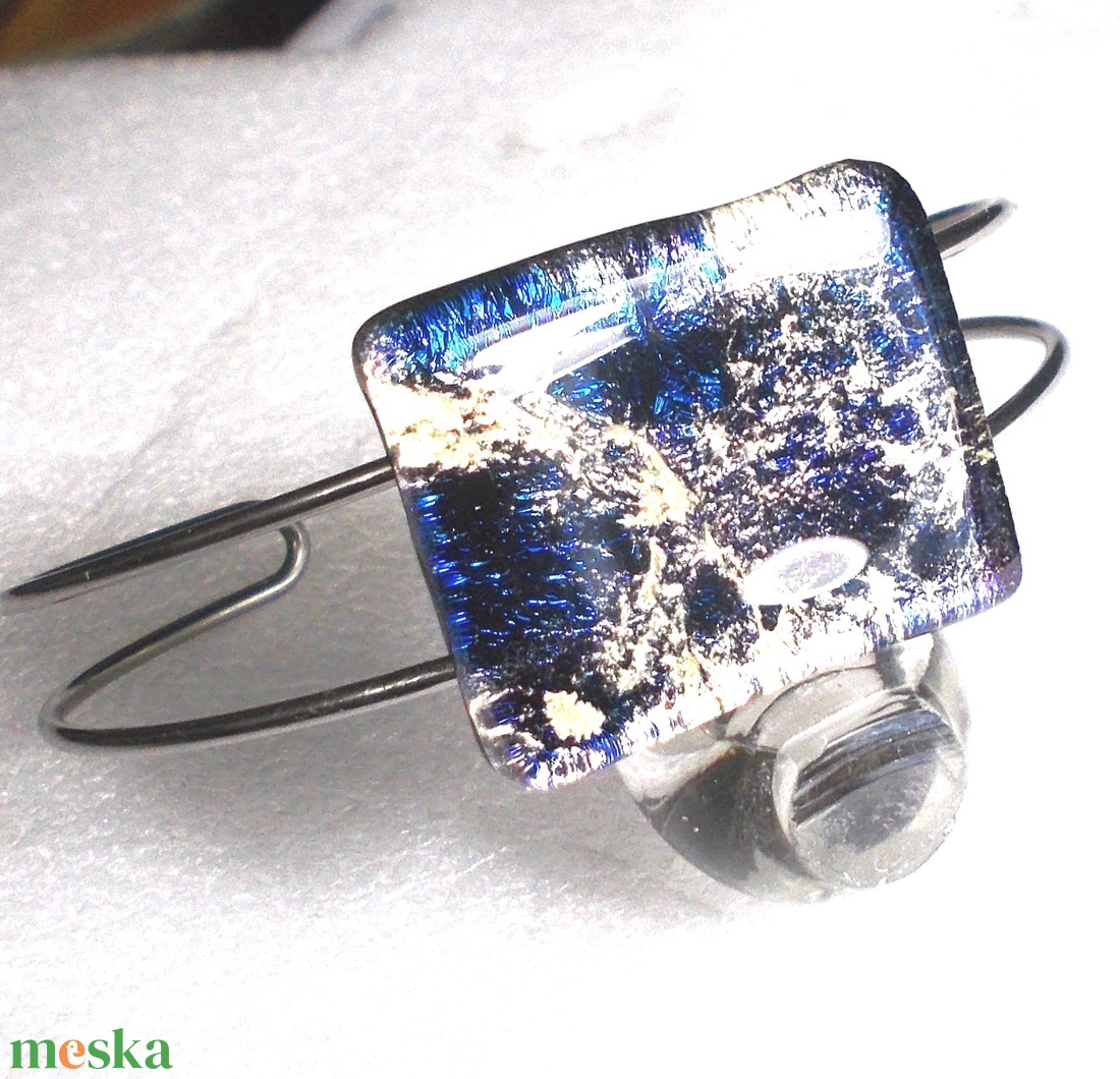   NEMESACÉL! Aranyló mélykék karkötő, ballagásra, névnapra, születésnapra. - ékszer - karkötő - karkötő medállal - Meska.hu