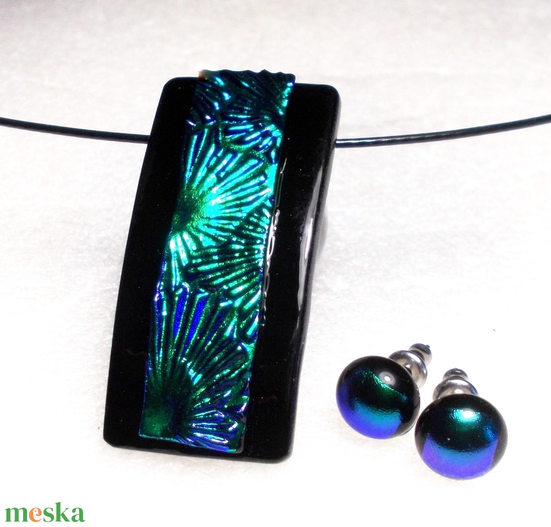 AKCIÓ! Kék- zöld csillagok, dichroic ékszerszett. - ékszer - ékszerszett - Meska.hu AKCIÓ! Kék- zöld csillagok, dichroic ékszerszett. - ékszer - ékszerszett - Meska.hu