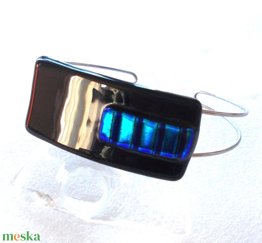 NEMESACÉL! Kék-fekete karkötő, ajándék óvónéniknek, tanító néniknek pedagógus napra. - ékszer - karkötő - karkötő medállal - Meska.hu