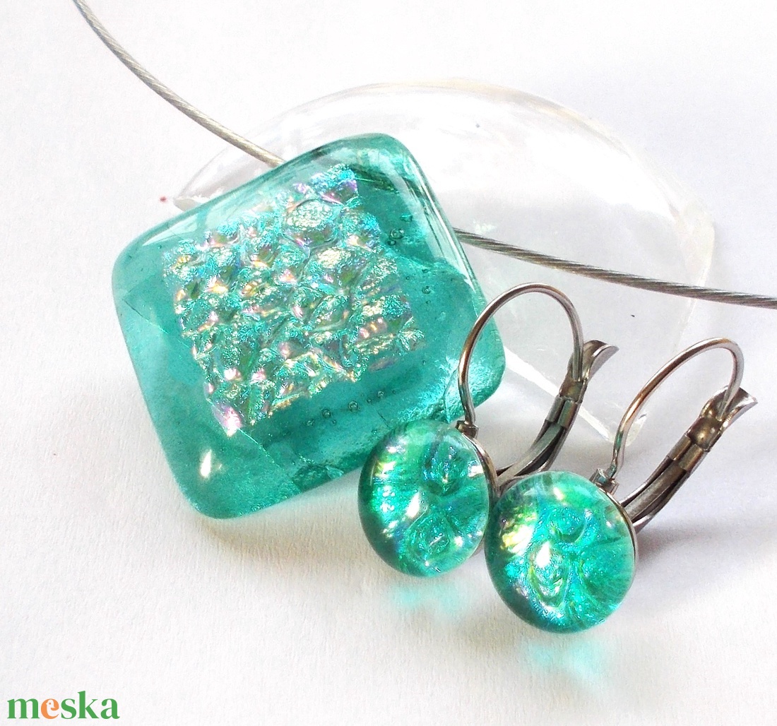 Türkiz fényjáték üvegékszer szett, ajándék névnapra, születésnapra. - ékszer - ékszerszett - Meska.hu