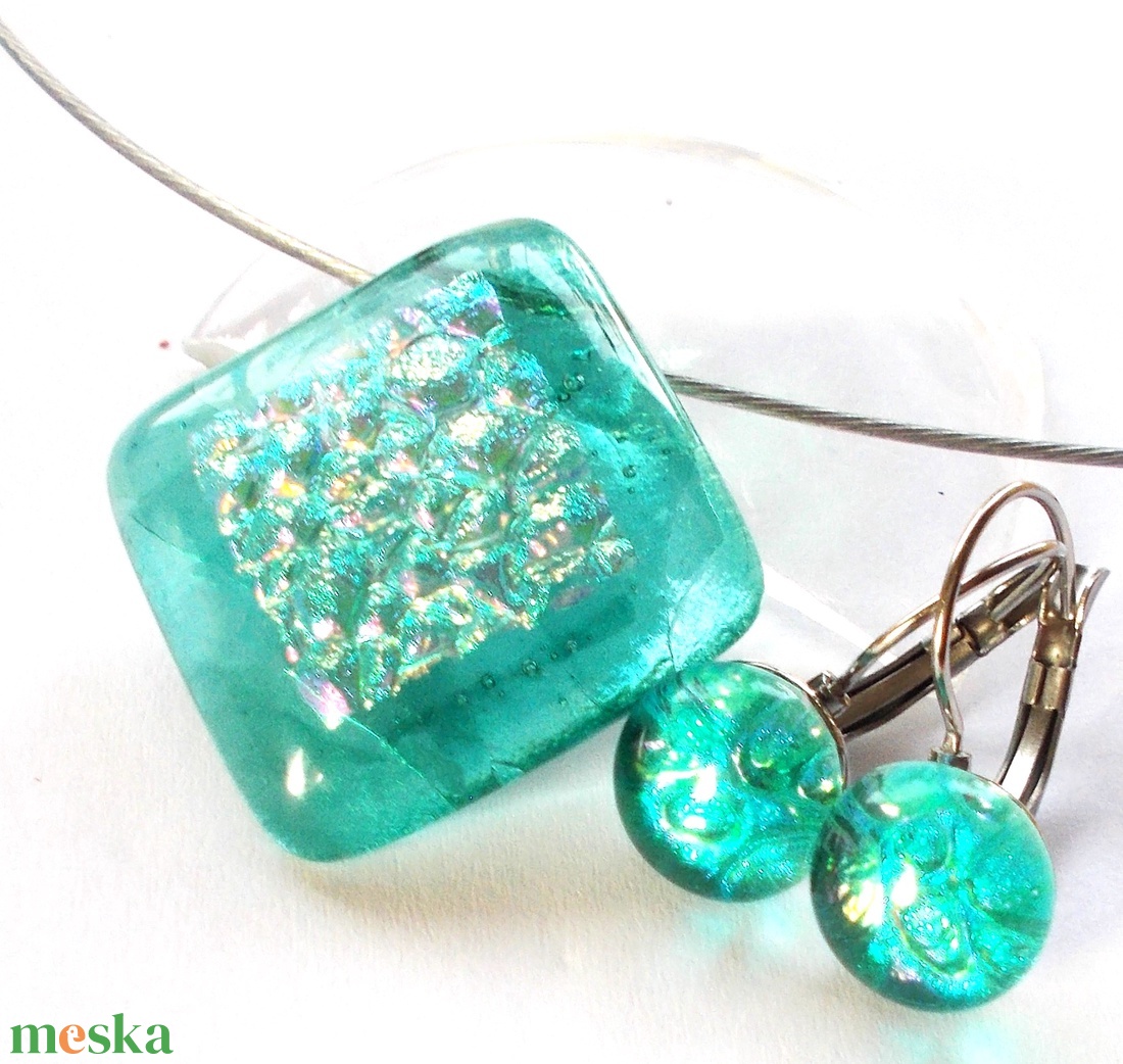 Türkiz fényjáték üvegékszer szett, ajándék névnapra, születésnapra. - ékszer - ékszerszett - Meska.hu