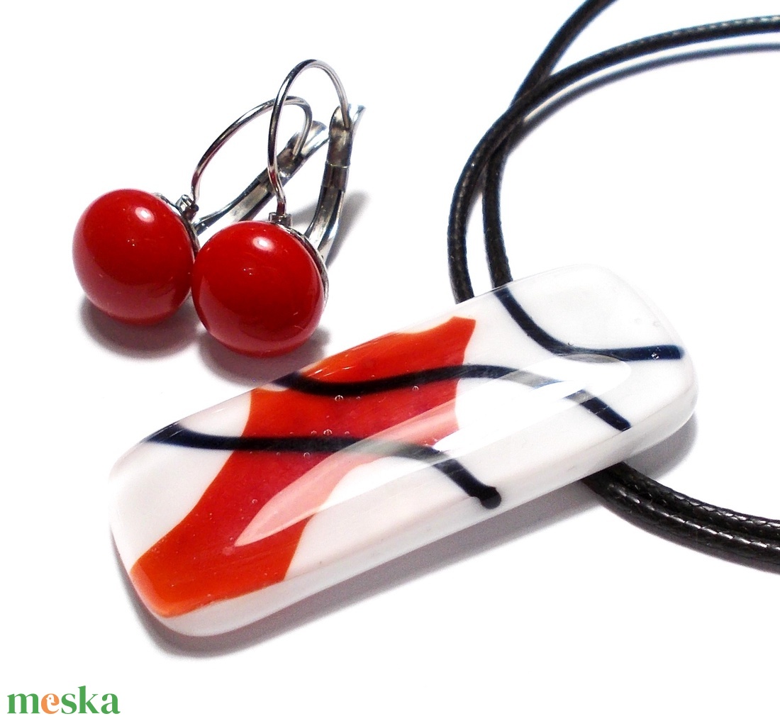 Piros-fehér ékszerszett, ajándék nőknek névnapra, születésnapra. - ékszer - ékszerszett - Meska.hu