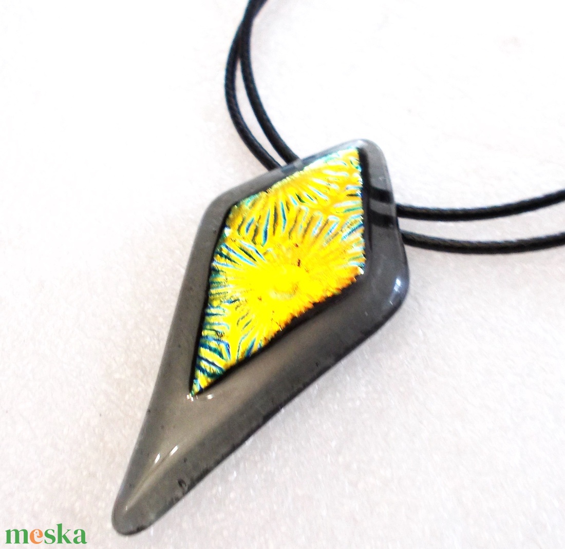 Szürkében napsugár nyaklánc, ajándék névnapra, születésnapra. - ékszer - ékszerszett - Meska.hu