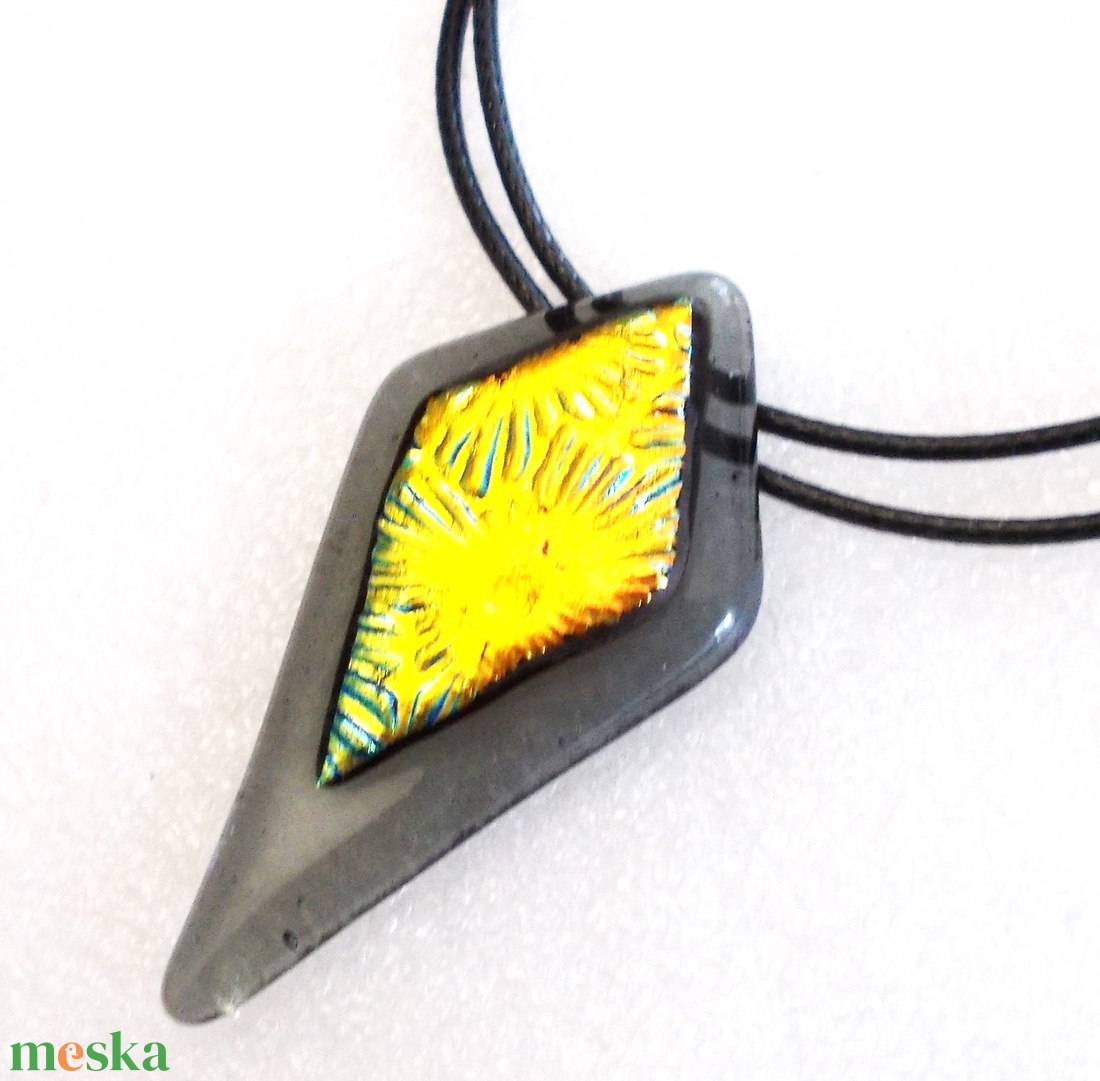 Szürkében napsugár nyaklánc, ajándék névnapra, születésnapra. - ékszer - ékszerszett - Meska.hu