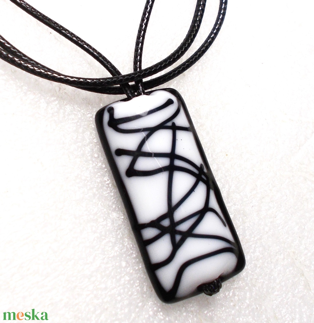 Fekete-fehér trendi ékszerszett, ajándék nőknek névnapra, születésnapra. - ékszer - ékszerszett - Meska.hu