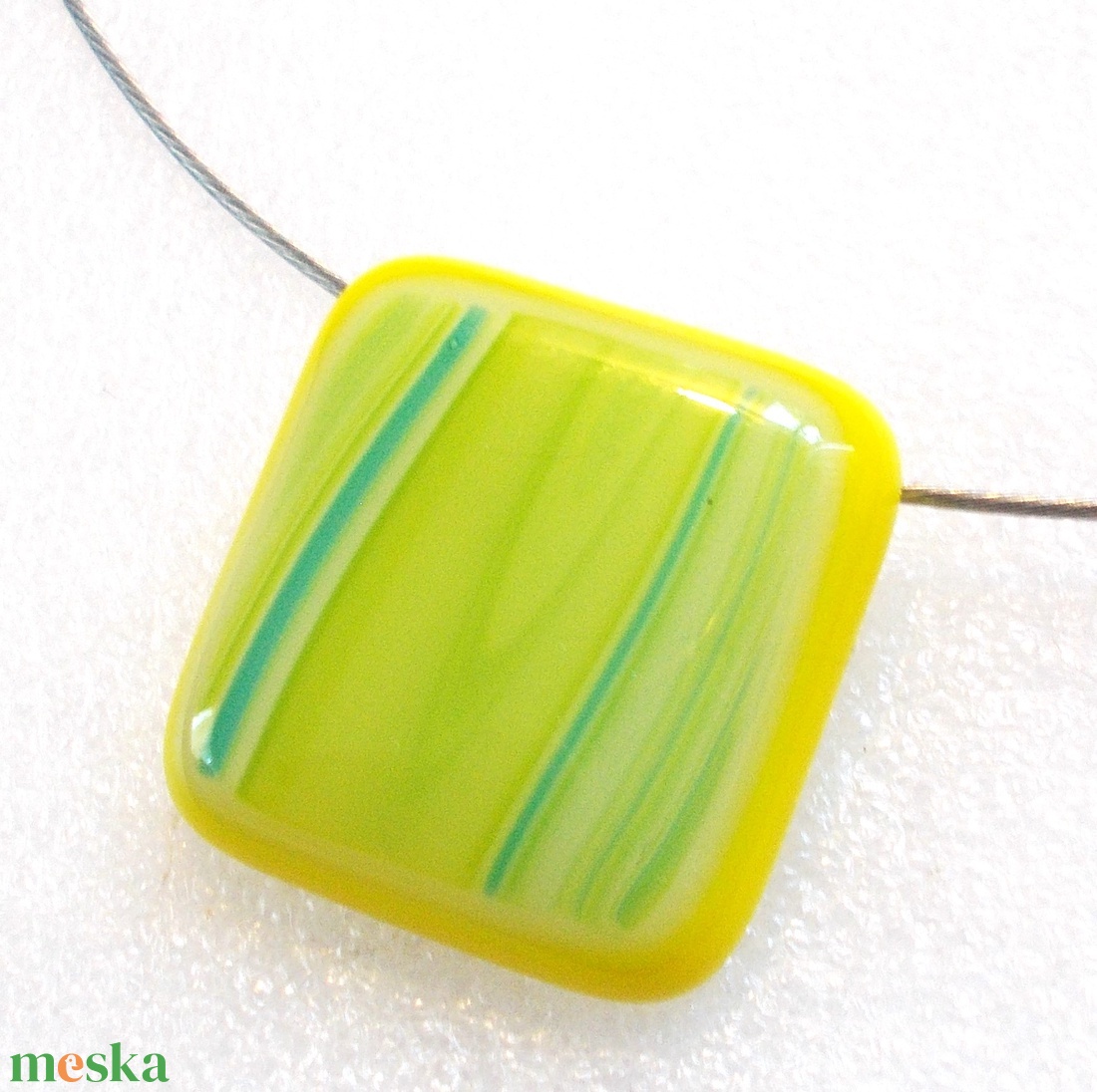 Sárga-zöld csíkos nyaklánc, ajándék névnapra, születésnapra. - ékszer - ékszerszett - Meska.hu