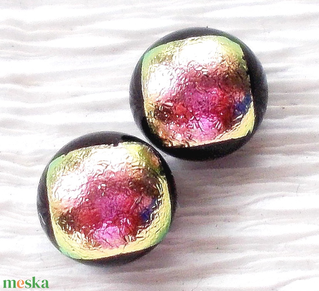 Arany magnólia dichroic stiftes fülbevaló , ajándék névnapra, születésnapra. - ékszer - fülbevaló - pötty fülbevaló - Meska.hu Arany magnólia dichroic stiftes fülbevaló , ajándék névnapra, születésnapra. - ékszer - fülbevaló - pötty fülbevaló - Meska.hu