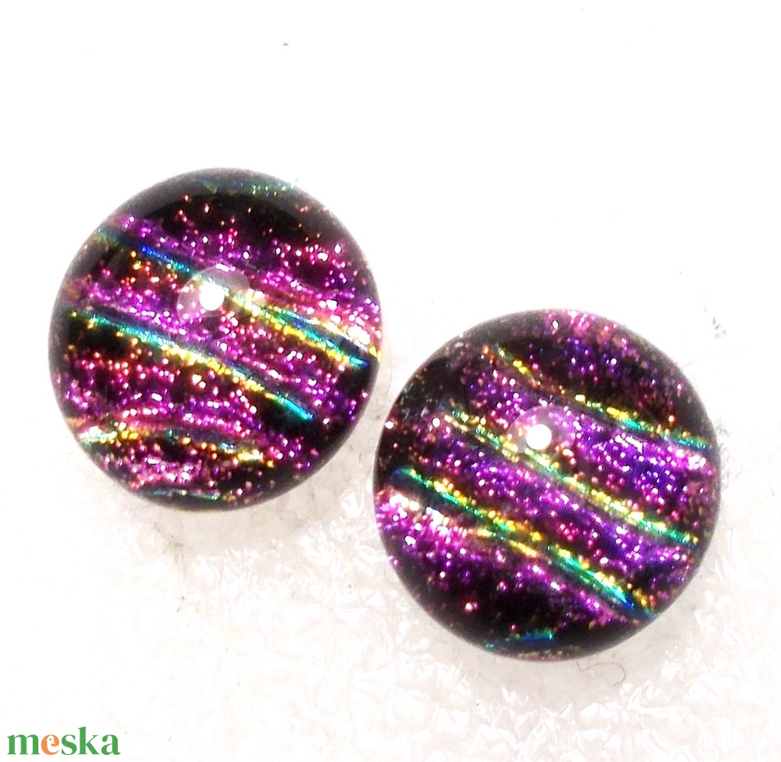 Csíkos magnólia dichroic  fülbevaló, ajándék névnapra, születésnapra. - ékszer - fülbevaló - pötty fülbevaló - Meska.hu