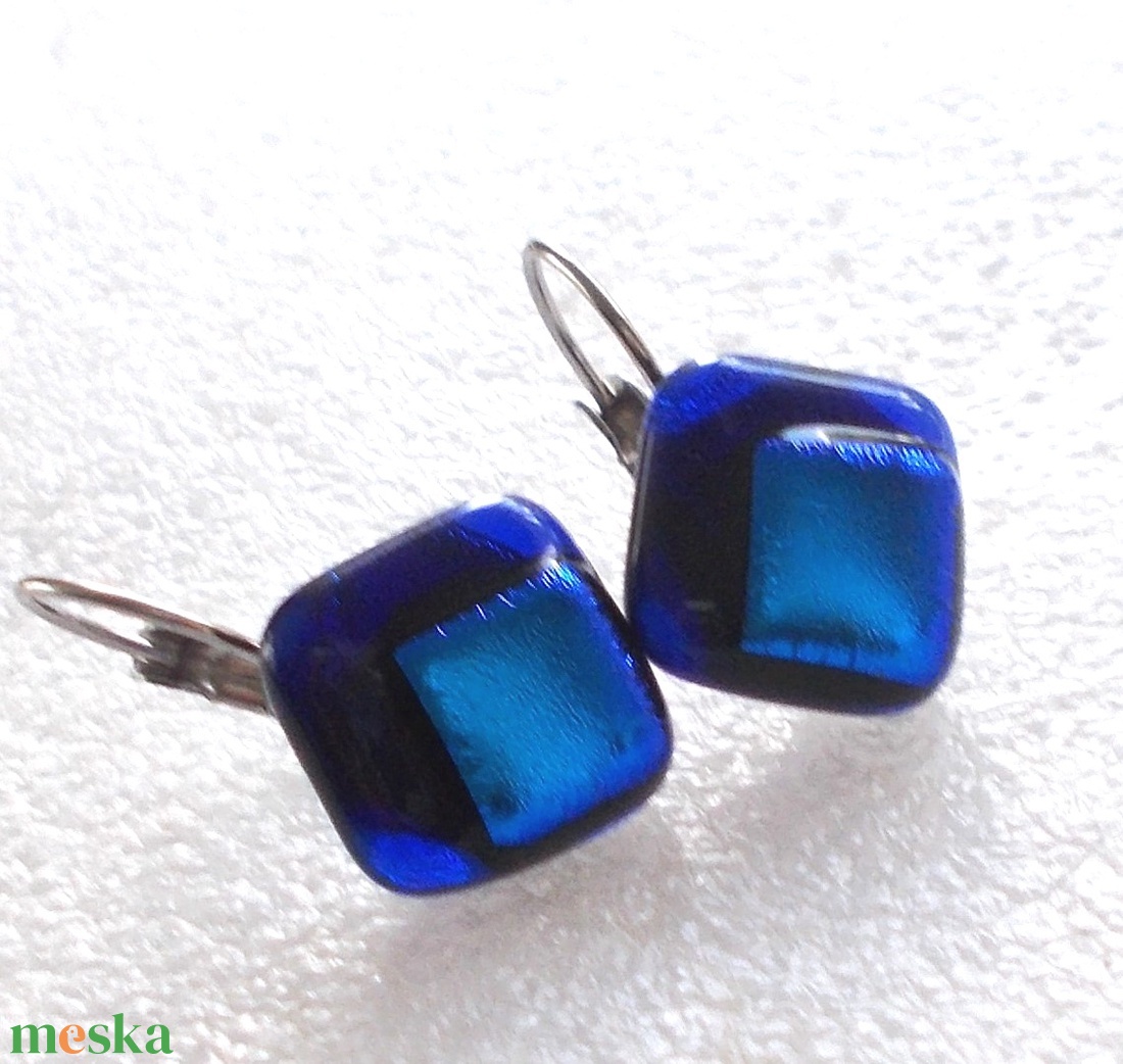 NEMESACÉL! Kék a kékben dichroic  fülbevaló, ajándék névnapra, születésnapra. - ékszer - fülbevaló - lógó fülbevaló - Meska.hu
