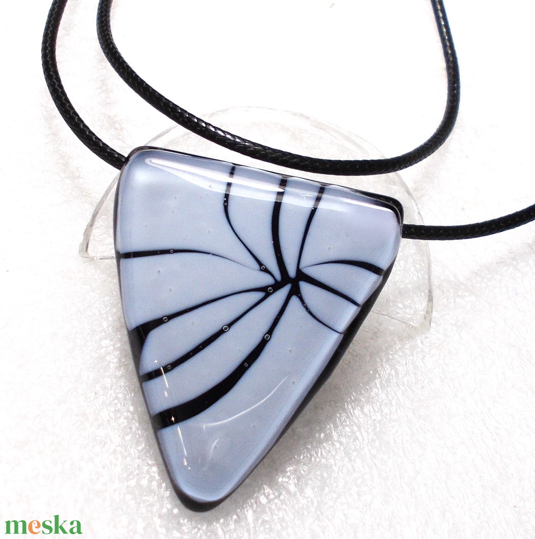 NEMESACÉL!   Fekete-fehér nyaklánc, ajándék névnapra, születésnapra. - ékszer - ékszerszett - Meska.hu