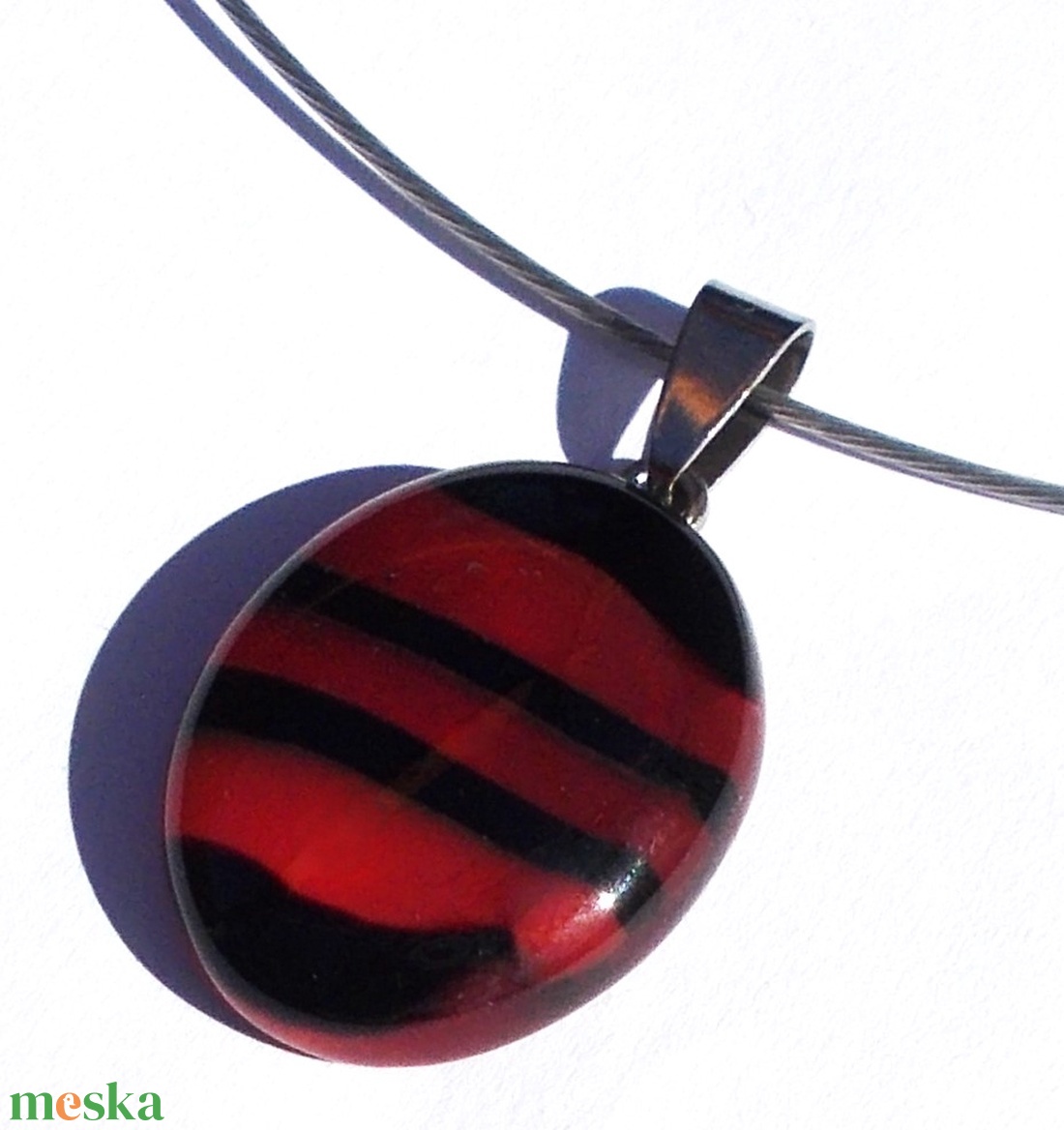 Piros-fekete sávok nyaklánc, névnapra születésnapra. - ékszer - nyaklánc - medál - Meska.hu