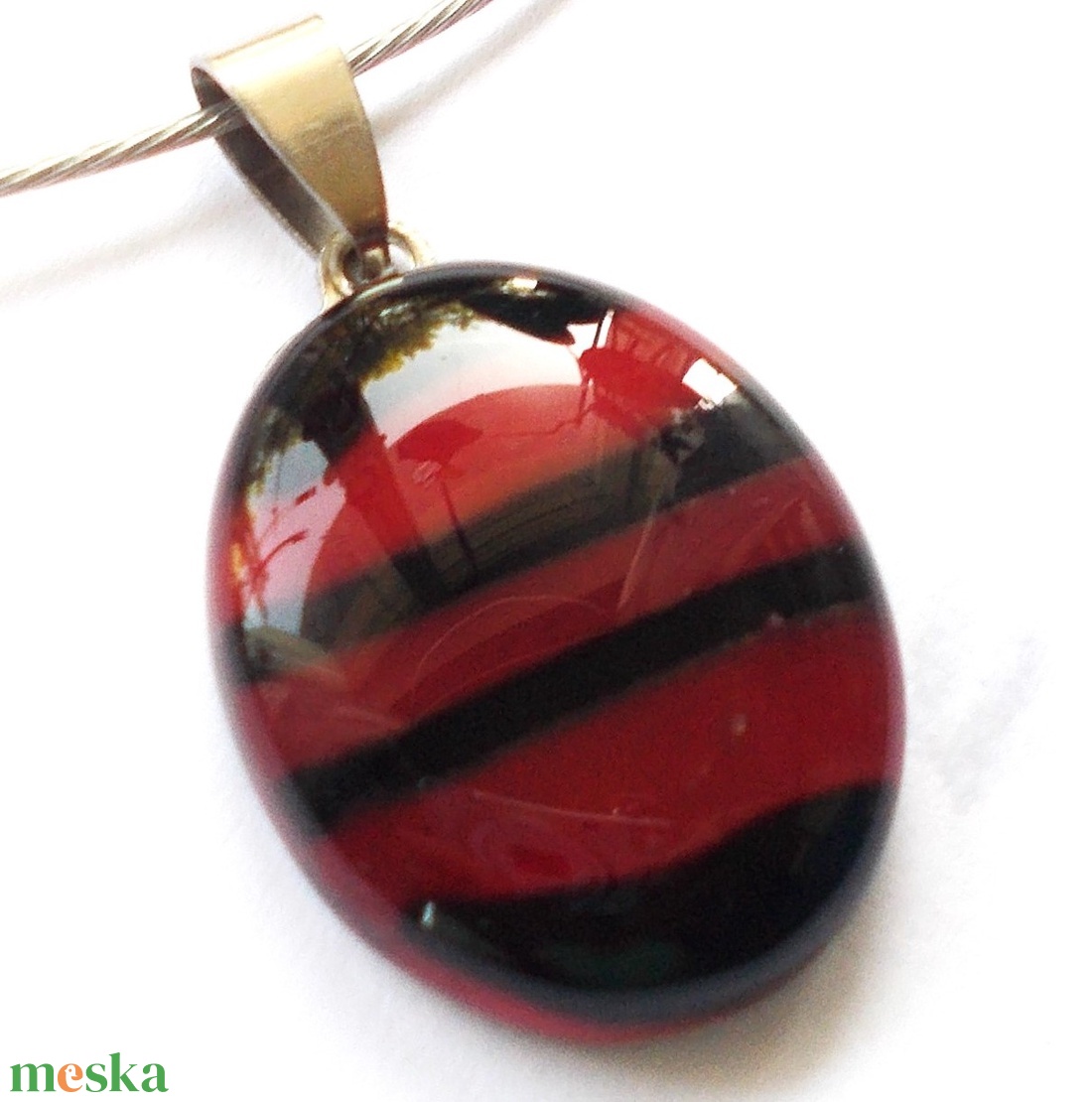 Piros-fekete sávok nyaklánc, névnapra születésnapra. - ékszer - nyaklánc - medál - Meska.hu