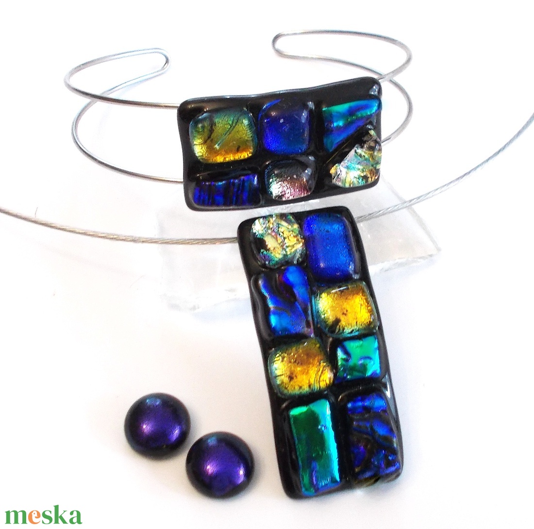 NEMESACÉL! Dichroic mozaik, ékszerszett, ajándék lányoknak szalagavatóra, ballagásra, születésnapra, névnapra. - ékszer - ékszerszett - Meska.hu NEMESACÉL! Dichroic mozaik, ékszerszett, ajándék lányoknak szalagavatóra, ballagásra, születésnapra, névnapra. - ékszer - ékszerszett - Meska.hu