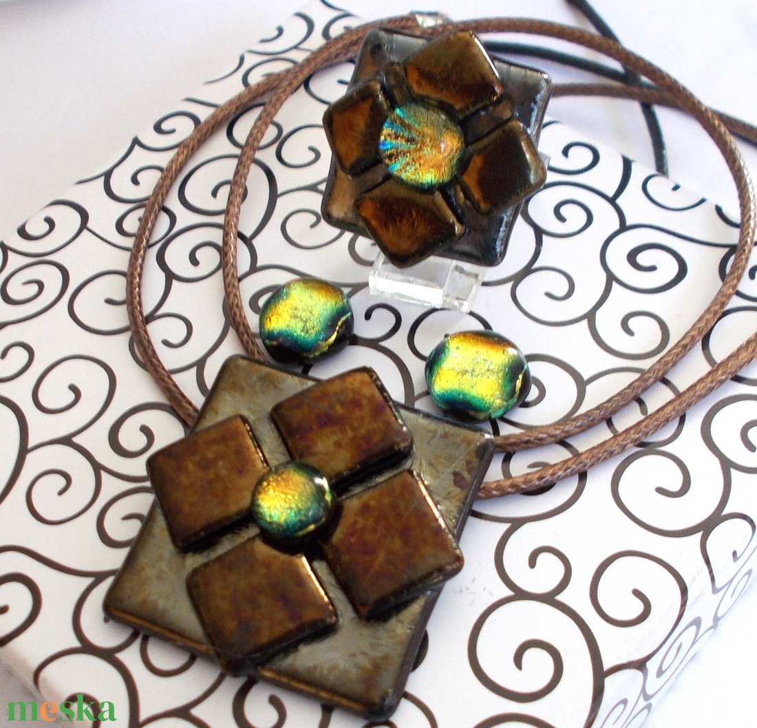 Virágzó csokoládé ékszerszett díszdobozban, ajándék névnapra születésnapra. - ékszer - nyaklánc - medál - Meska.hu