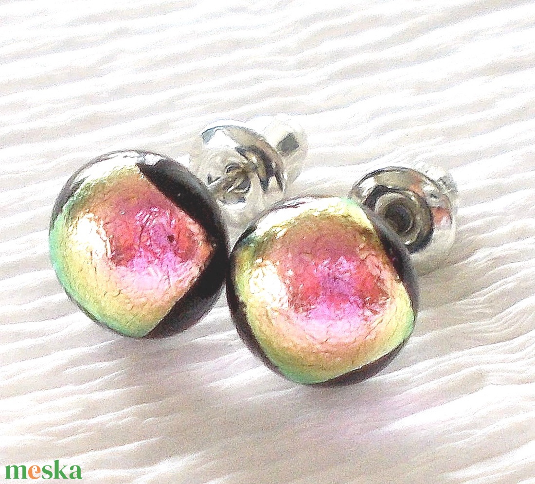 Arany magnólia dichroic stiftes fülbevaló , ajándék névnapra, születésnapra. - ékszer - fülbevaló - pötty fülbevaló - Meska.hu Arany magnólia dichroic stiftes fülbevaló , ajándék névnapra, születésnapra. - ékszer - fülbevaló - pötty fülbevaló - Meska.hu