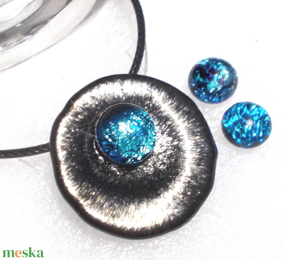 OVÁLIS! Gyöngykagyló dichroic ékszerszett , ajándék névnapra, születésnapra. - ékszer - ékszerszett - Meska.hu OVÁLIS! Gyöngykagyló dichroic ékszerszett , ajándék névnapra, születésnapra. - ékszer - ékszerszett - Meska.hu