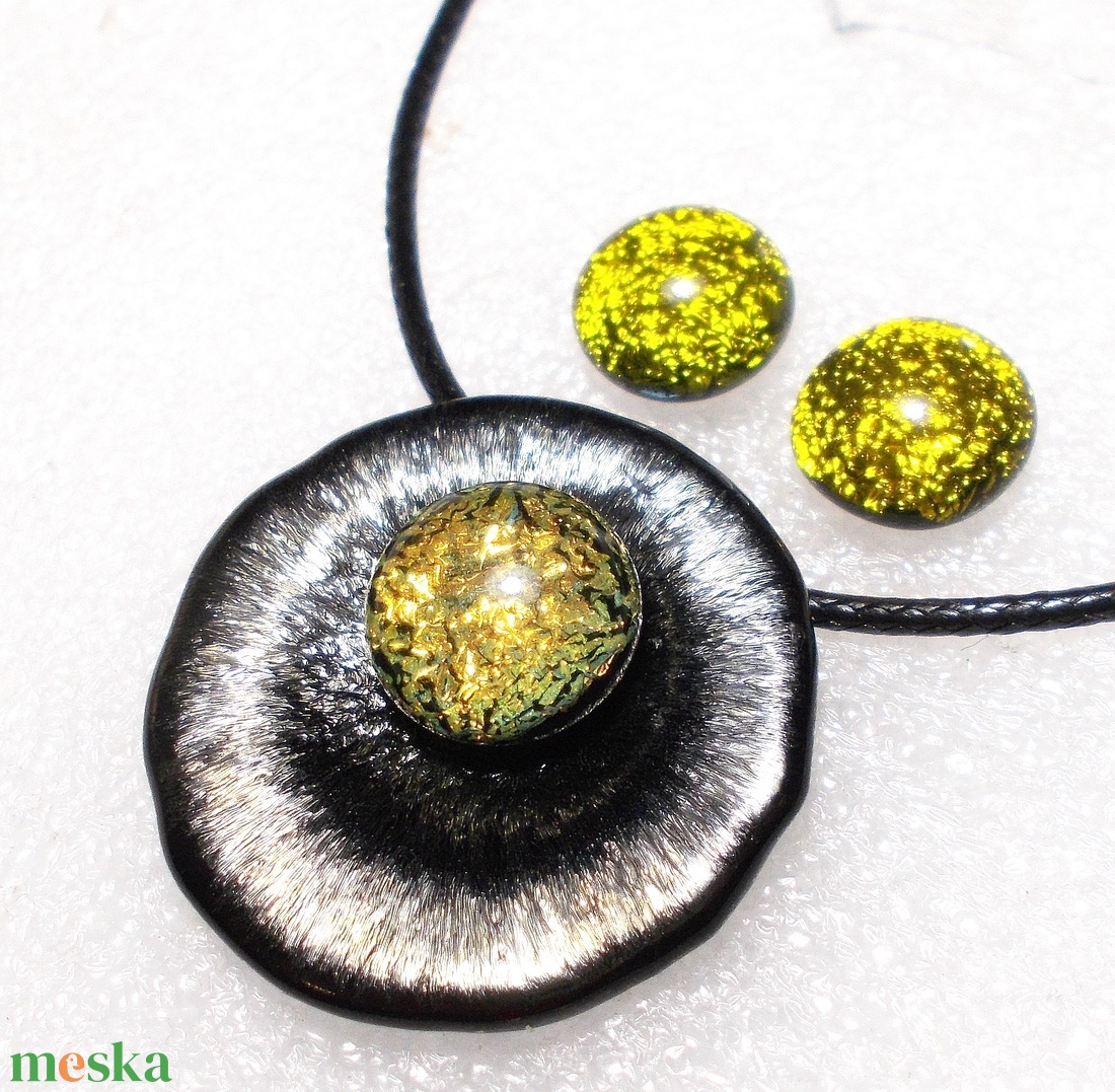 OVÁLIS! Gyöngykagyló dichroic ékszerszett , ajándék névnapra, születésnapra. - ékszer - ékszerszett - Meska.hu OVÁLIS! Gyöngykagyló dichroic ékszerszett , ajándék névnapra, születésnapra. - ékszer - ékszerszett - Meska.hu