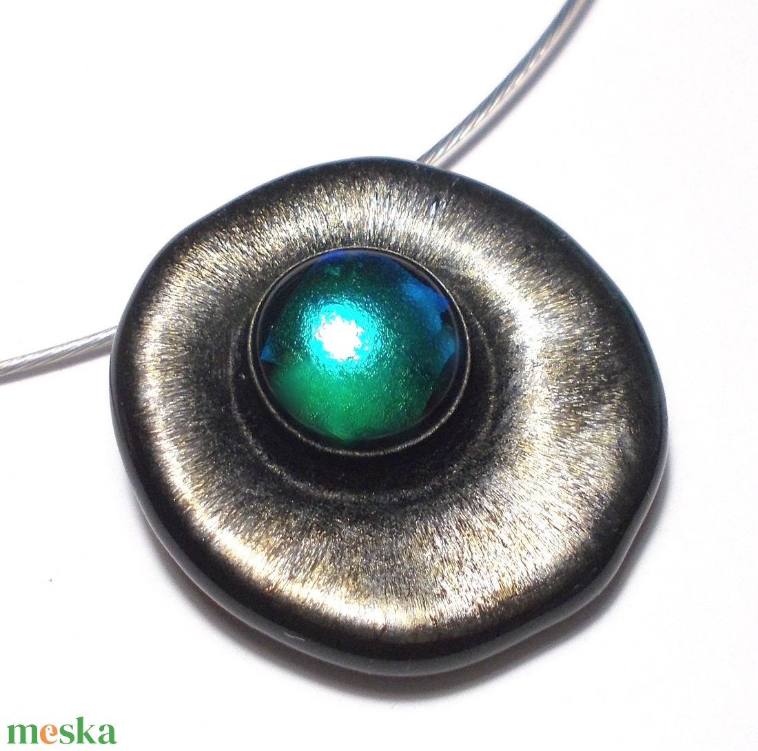 Gyöngykagyló dichroic ékszerszett , ajándék névnapra, születésnapra. - ékszer - ékszerszett - Meska.hu Gyöngykagyló dichroic ékszerszett , ajándék névnapra, születésnapra. - ékszer - ékszerszett - Meska.hu