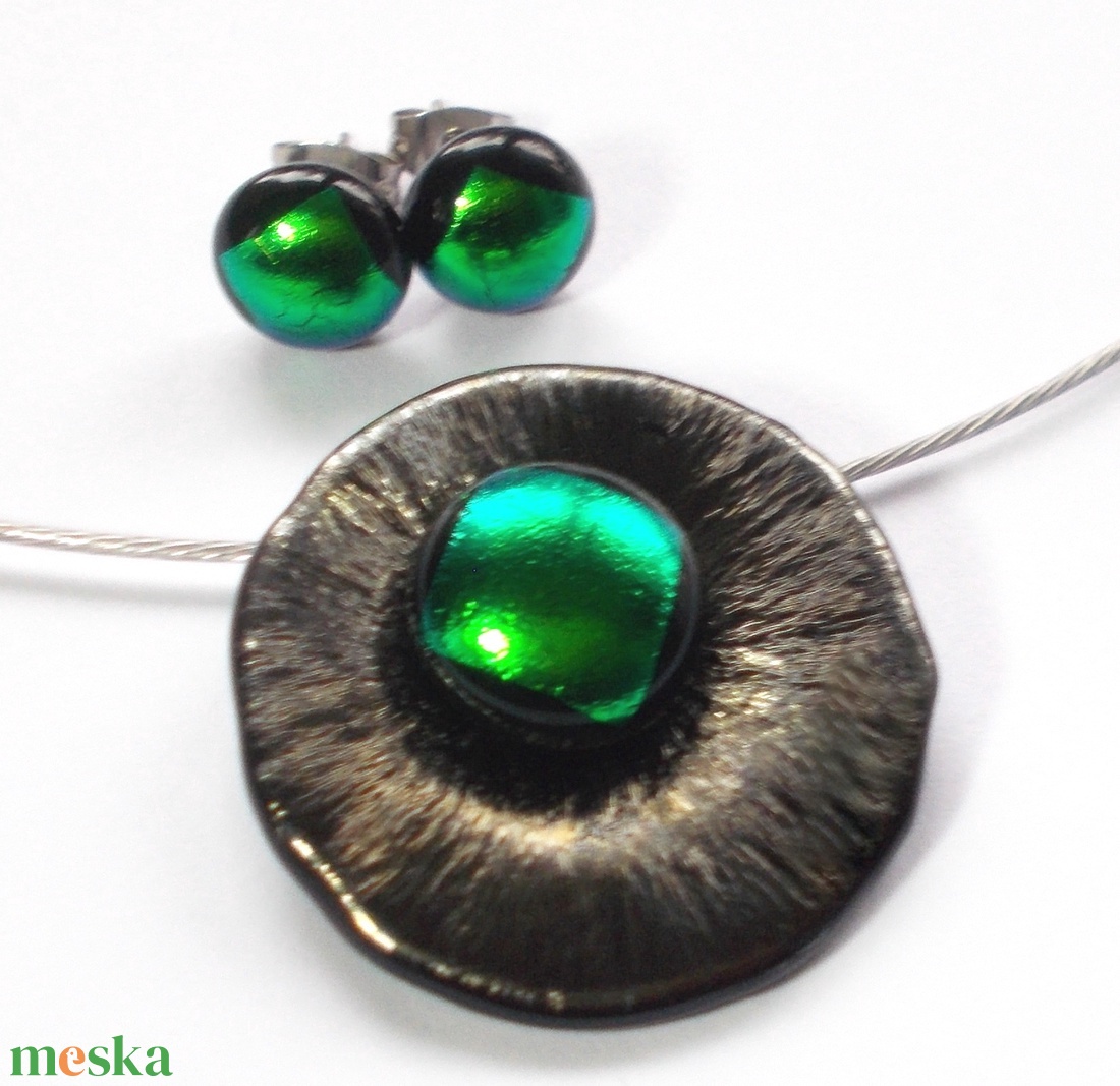 OVÁLIS! Gyöngykagyló dichroic ékszerszett , ajándék névnapra, születésnapra. - ékszer - ékszerszett - Meska.hu OVÁLIS! Gyöngykagyló dichroic ékszerszett , ajándék névnapra, születésnapra. - ékszer - ékszerszett - Meska.hu