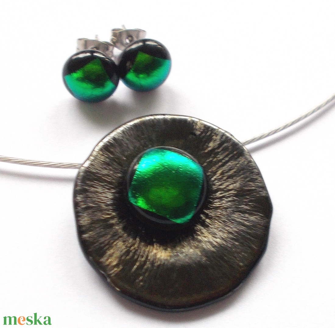 OVÁLIS! Gyöngykagyló dichroic ékszerszett , ajándék névnapra, születésnapra. - ékszer - ékszerszett - Meska.hu OVÁLIS! Gyöngykagyló dichroic ékszerszett , ajándék névnapra, születésnapra. - ékszer - ékszerszett - Meska.hu