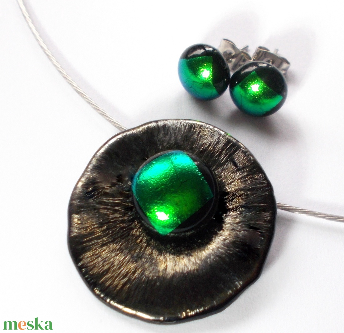 OVÁLIS! Gyöngykagyló dichroic ékszerszett , ajándék névnapra, születésnapra. - ékszer - ékszerszett - Meska.hu OVÁLIS! Gyöngykagyló dichroic ékszerszett , ajándék névnapra, születésnapra. - ékszer - ékszerszett - Meska.hu
