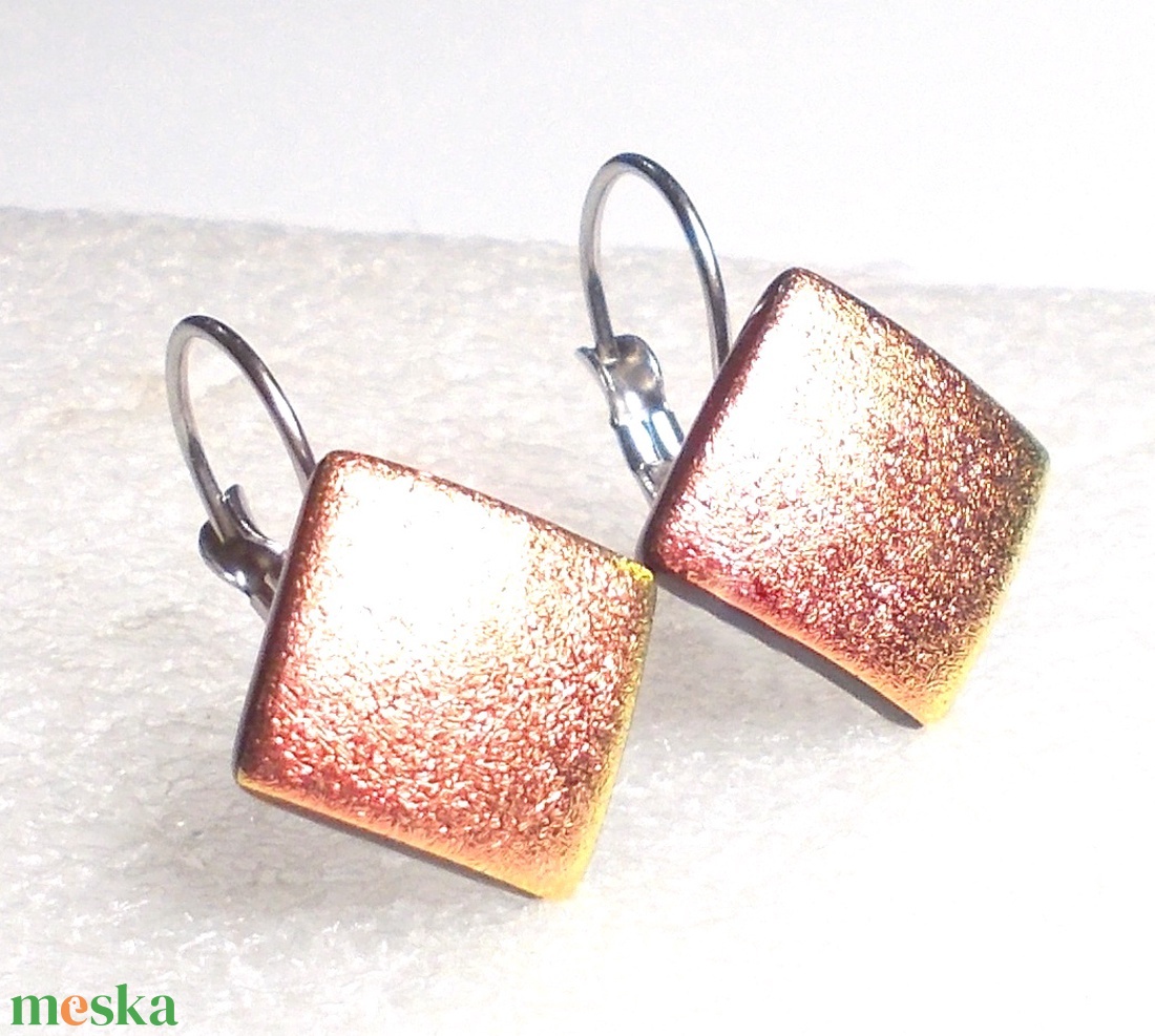 NEMESACÉL! Lazacos arany ragyogás dichroic fülbevaló. - ékszer - fülbevaló - lógó fülbevaló - Meska.hu