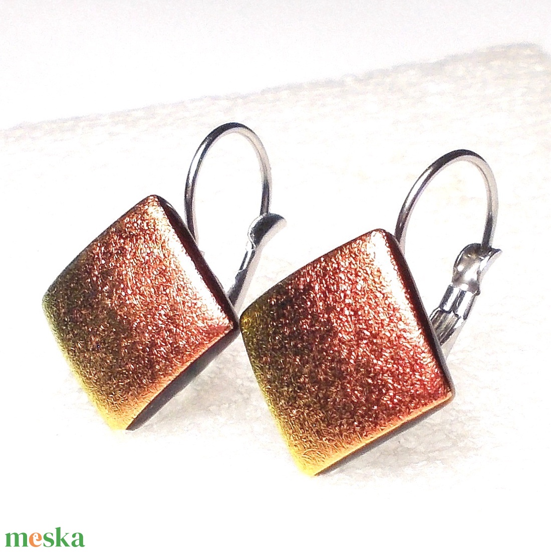 NEMESACÉL! Lazacos arany ragyogás dichroic fülbevaló. - ékszer - fülbevaló - lógó fülbevaló - Meska.hu