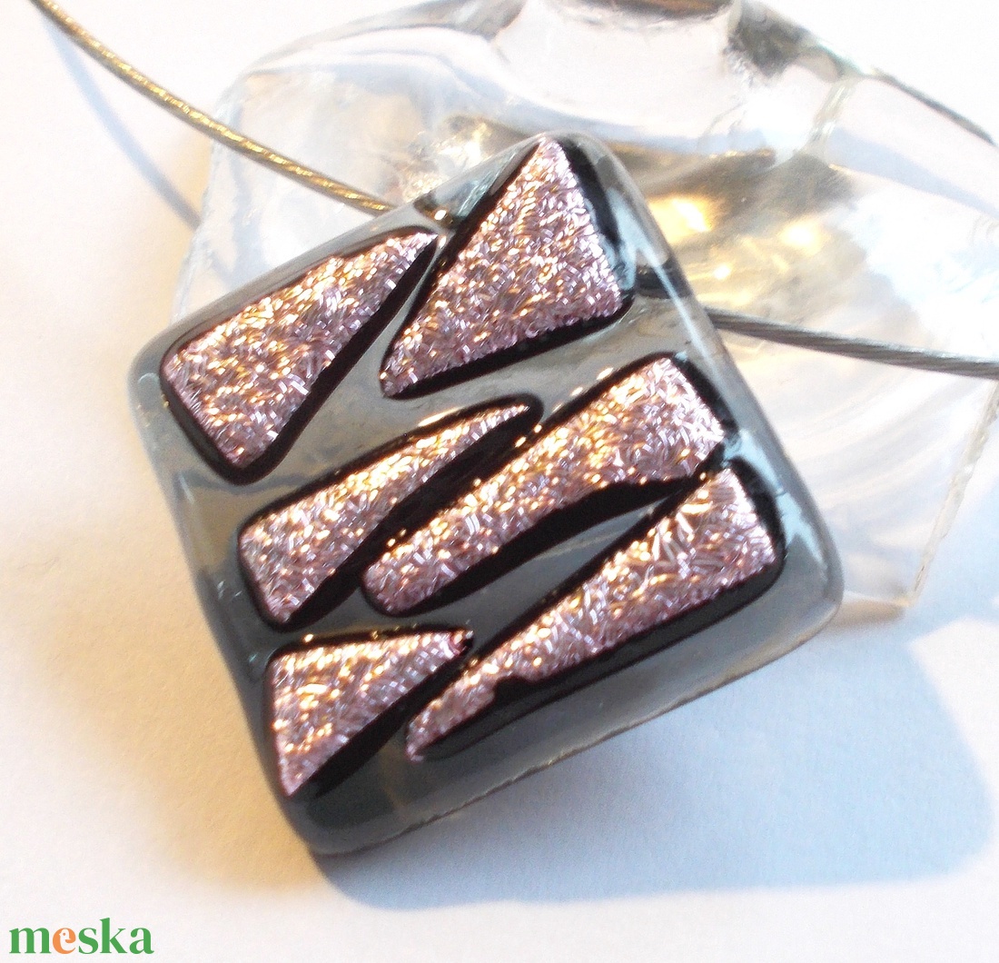 Rózsaszín vitorlák dichroic nyaklánc. - ékszer - ékszerszett - Meska.hu Rózsaszín vitorlák dichroic nyaklánc. - ékszer - ékszerszett - Meska.hu