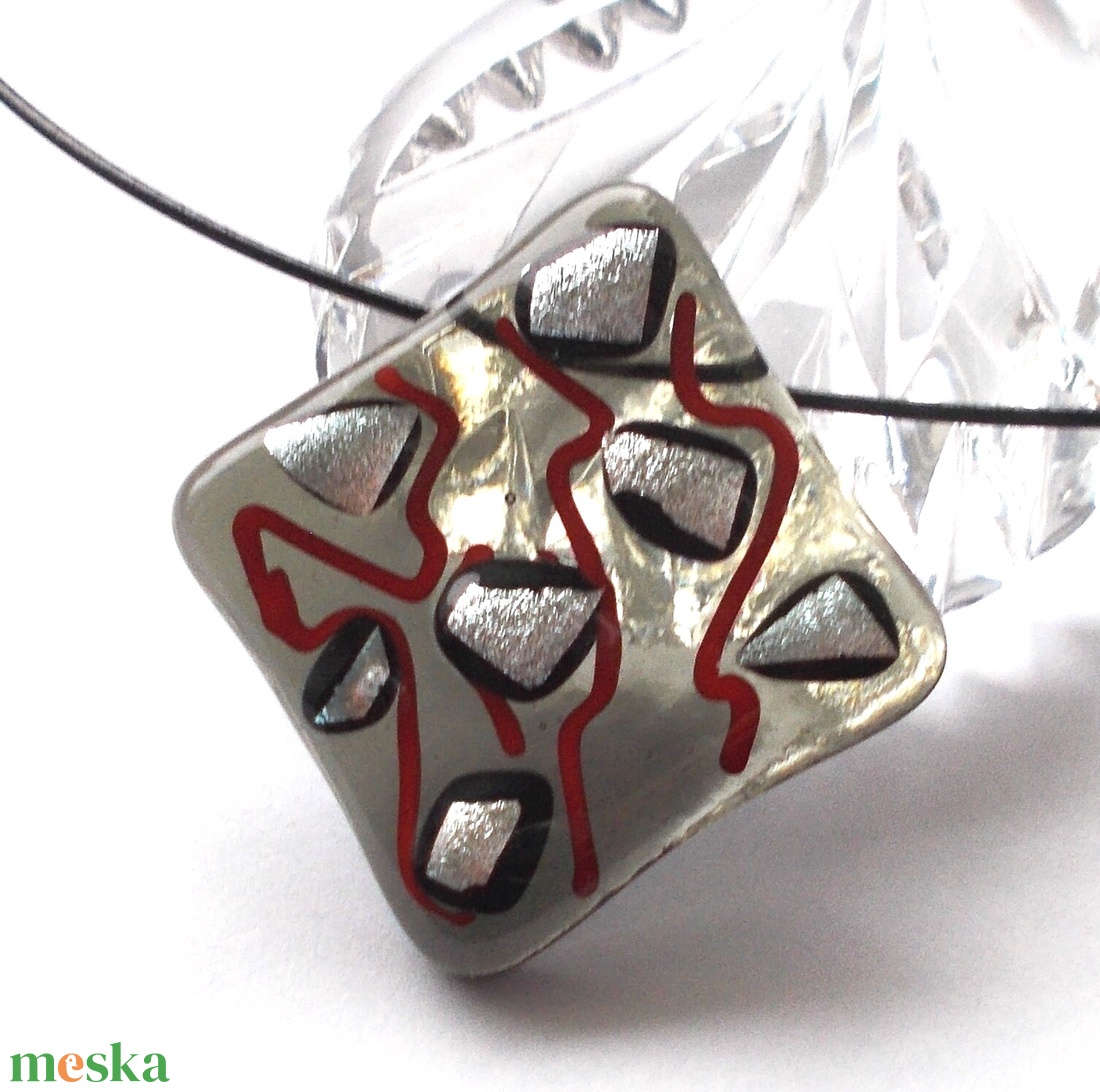 Szürke-ezüst mintás dichroic nyaklánc, ajándék névnapra, születésnapra. - ékszer - ékszerszett - Meska.hu Szürke-ezüst mintás dichroic nyaklánc, ajándék névnapra, születésnapra. - ékszer - ékszerszett - Meska.hu