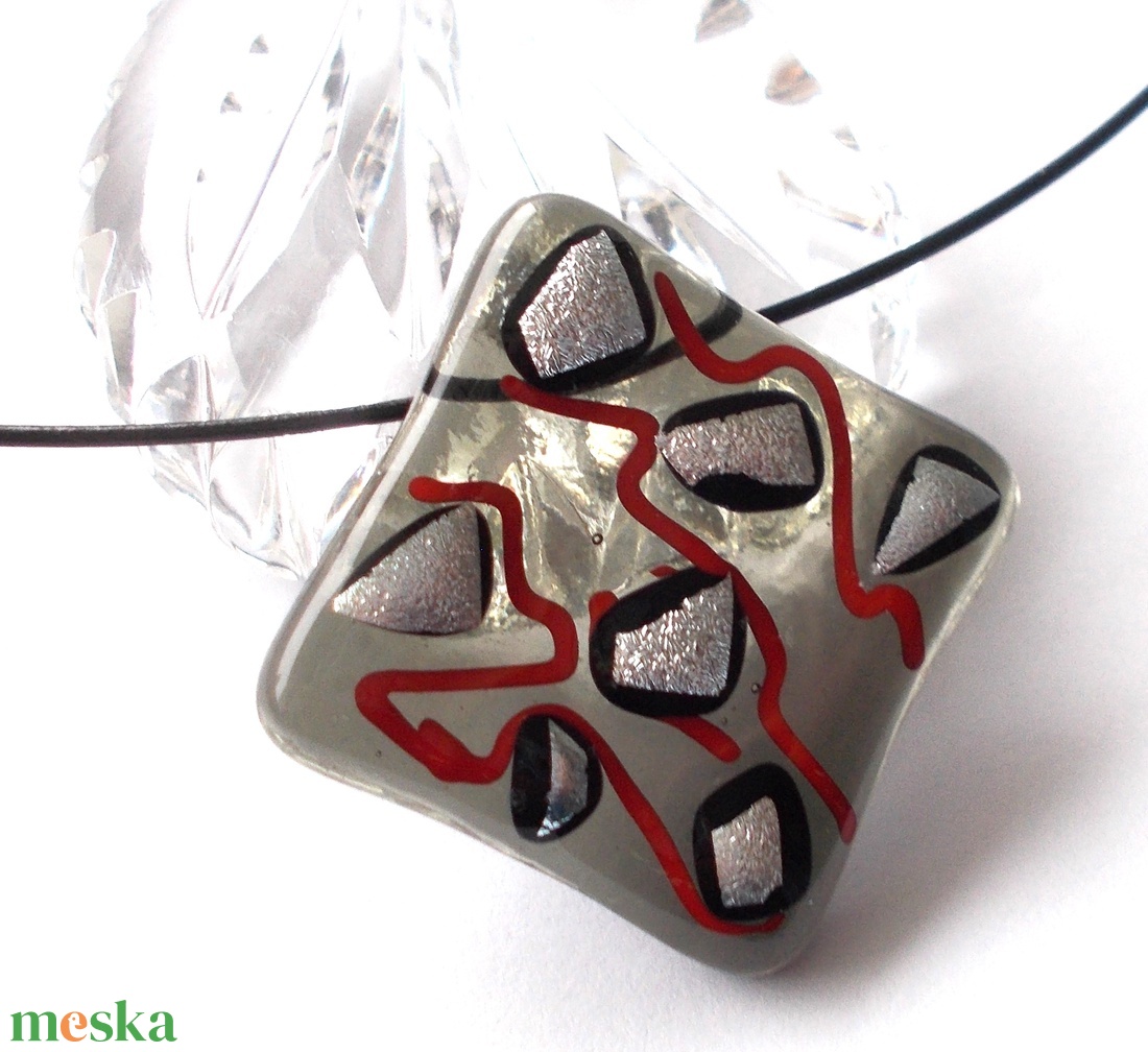 Szürke-ezüst mintás dichroic nyaklánc, ajándék névnapra, születésnapra. - ékszer - ékszerszett - Meska.hu Szürke-ezüst mintás dichroic nyaklánc, ajándék névnapra, születésnapra. - ékszer - ékszerszett - Meska.hu