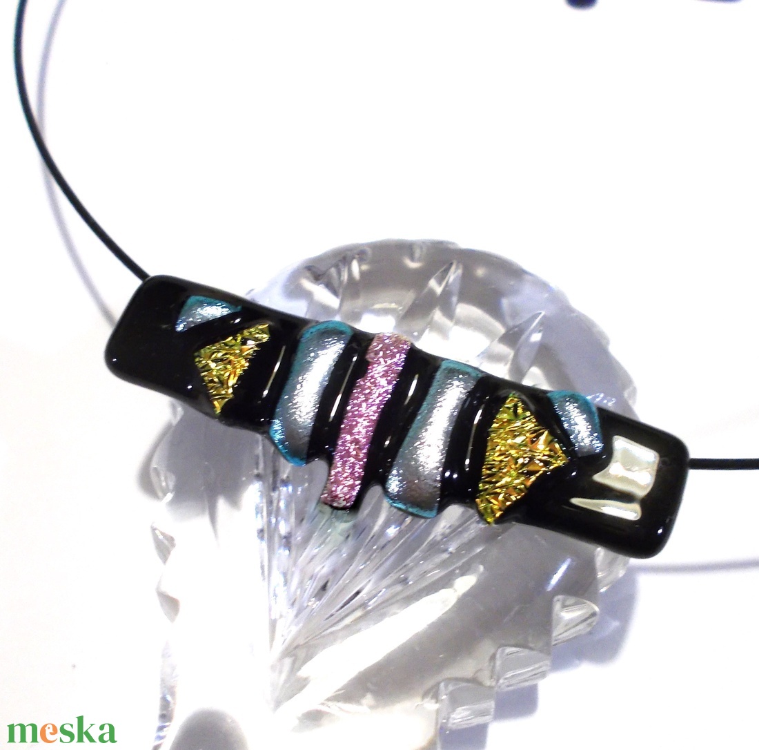 Szabálytalan dichroic mozaik nyaklánc, ballagásra, születésnapra, névnapra. - ékszer - nyaklánc - medálos nyaklánc - Meska.hu Szabálytalan dichroic mozaik nyaklánc, ballagásra, születésnapra, névnapra. - ékszer - nyaklánc - medálos nyaklánc - Meska.hu