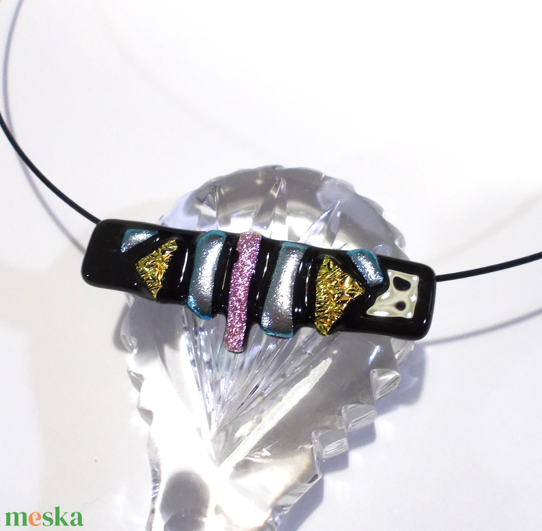 Szabálytalan dichroic mozaik nyaklánc, ballagásra, születésnapra, névnapra. - ékszer - nyaklánc - medálos nyaklánc - Meska.hu Szabálytalan dichroic mozaik nyaklánc, ballagásra, születésnapra, névnapra. - ékszer - nyaklánc - medálos nyaklánc - Meska.hu