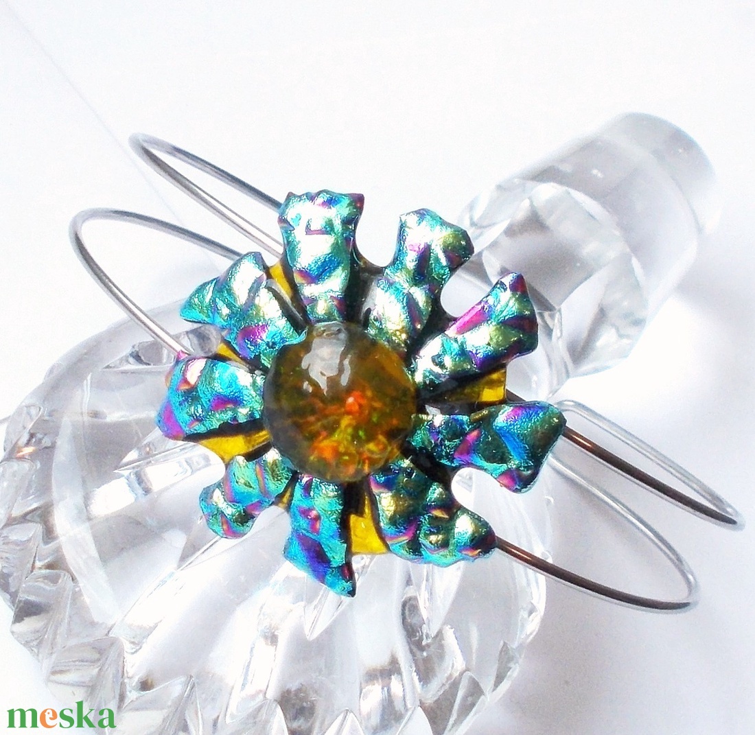 NEMESACÉL! Szivárványos rózsa karkötő, ajándék névnapra, születésnapra. - ékszer - karkötő - kézfej karkötő - Meska.hu