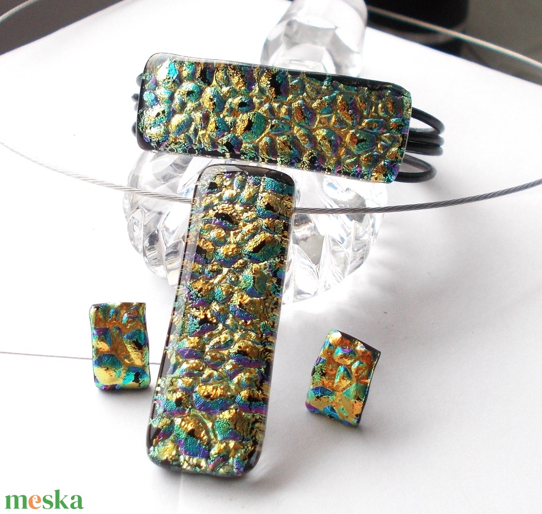 NEMESACÉL! Aranyló színkavalkád dichroic ékszerszett, ajándék karácsonyra. - ékszer - ékszerszett - Meska.hu NEMESACÉL! Aranyló színkavalkád dichroic ékszerszett, ajándék karácsonyra. - ékszer - ékszerszett - Meska.hu