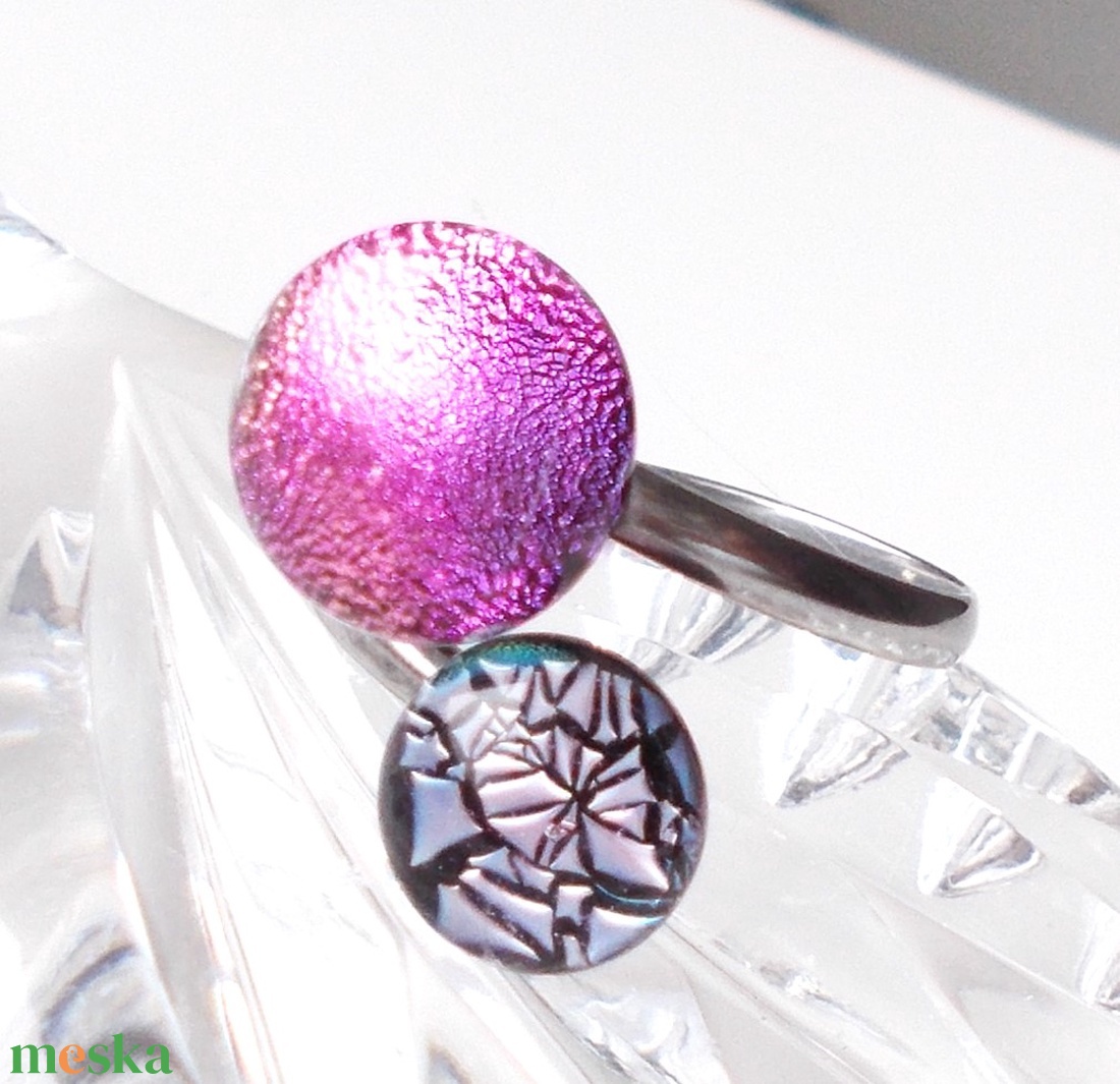NEMESACÉL! Rózsafények dichroic gyűrű. - ékszer - gyűrű - többköves gyűrű - Meska.hu NEMESACÉL! Rózsafények dichroic gyűrű. - ékszer - gyűrű - többköves gyűrű - Meska.hu