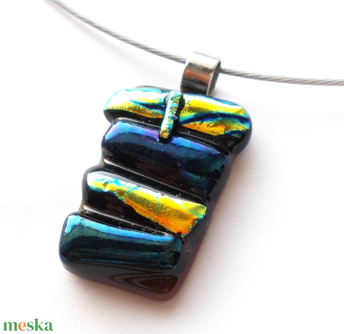 Szabálytalan dichroic mozaik nyaklánc, ballagásra, születésnapra, névnapra. - ékszer - nyaklánc - medálos nyaklánc - Meska.hu Szabálytalan dichroic mozaik nyaklánc, ballagásra, születésnapra, névnapra. - ékszer - nyaklánc - medálos nyaklánc - Meska.hu