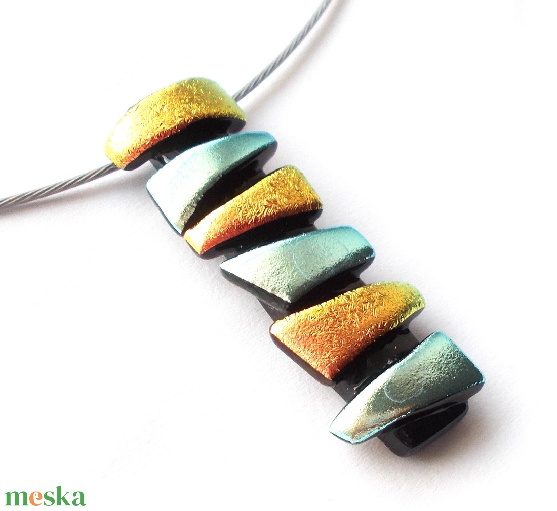 Szabálytalan dichroic mozaik nyaklánc, ballagásra, születésnapra, névnapra. - ékszer - nyaklánc - medálos nyaklánc - Meska.hu Szabálytalan dichroic mozaik nyaklánc, ballagásra, születésnapra, névnapra. - ékszer - nyaklánc - medálos nyaklánc - Meska.hu